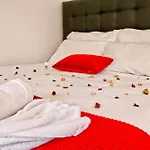 Beautiful And Spacious Flat In The Center