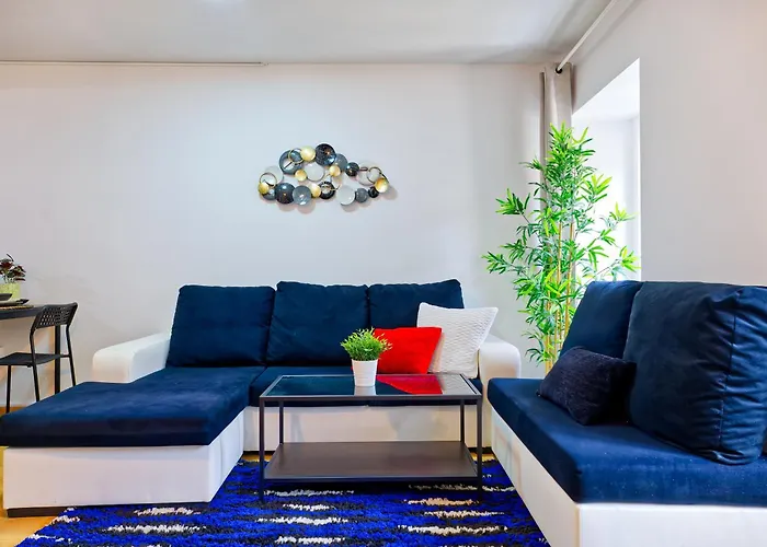 Beautiful And Spacious Flat In The Center