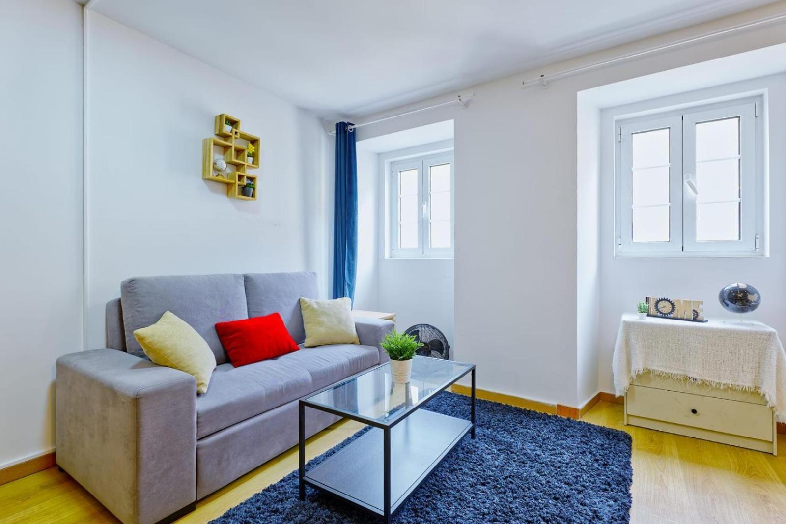 Beautiful And Spacious Flat In The Center * Lisbon