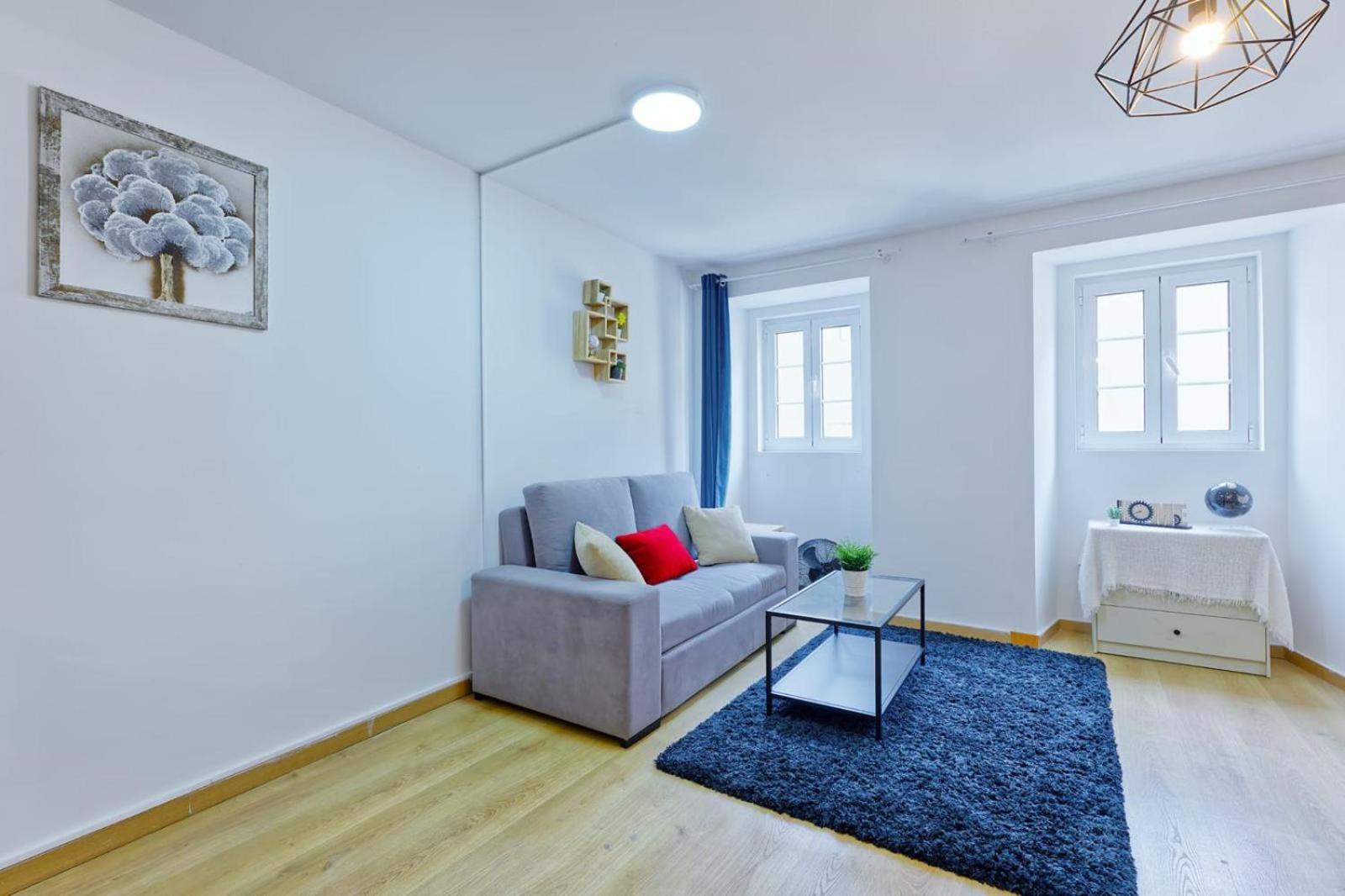 Beautiful And Spacious Flat In The Center Apartment