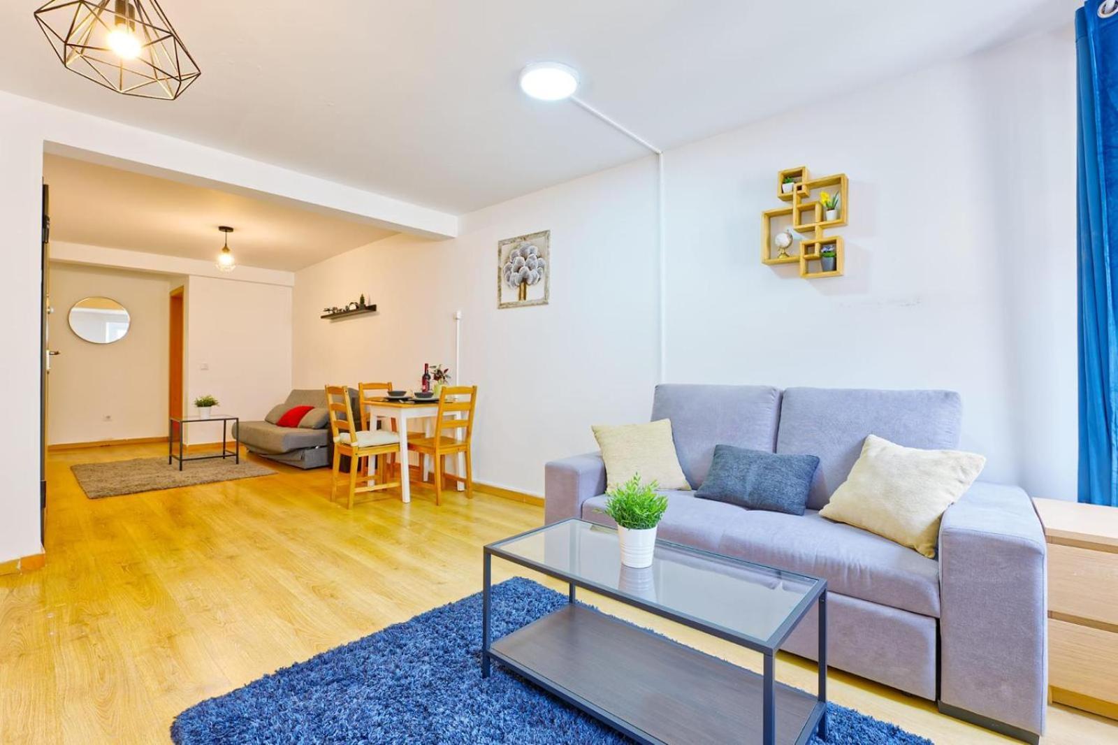 Beautiful And Spacious Flat In The Center *