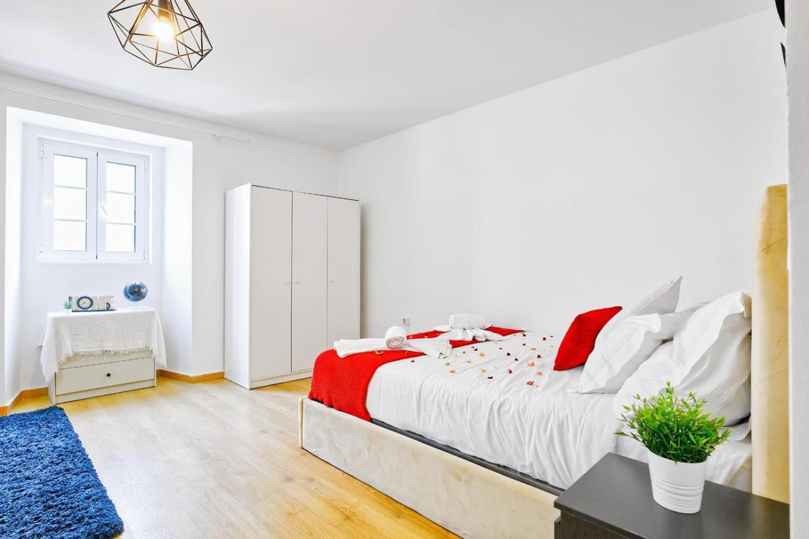 Beautiful And Spacious Flat In The Center Apartment