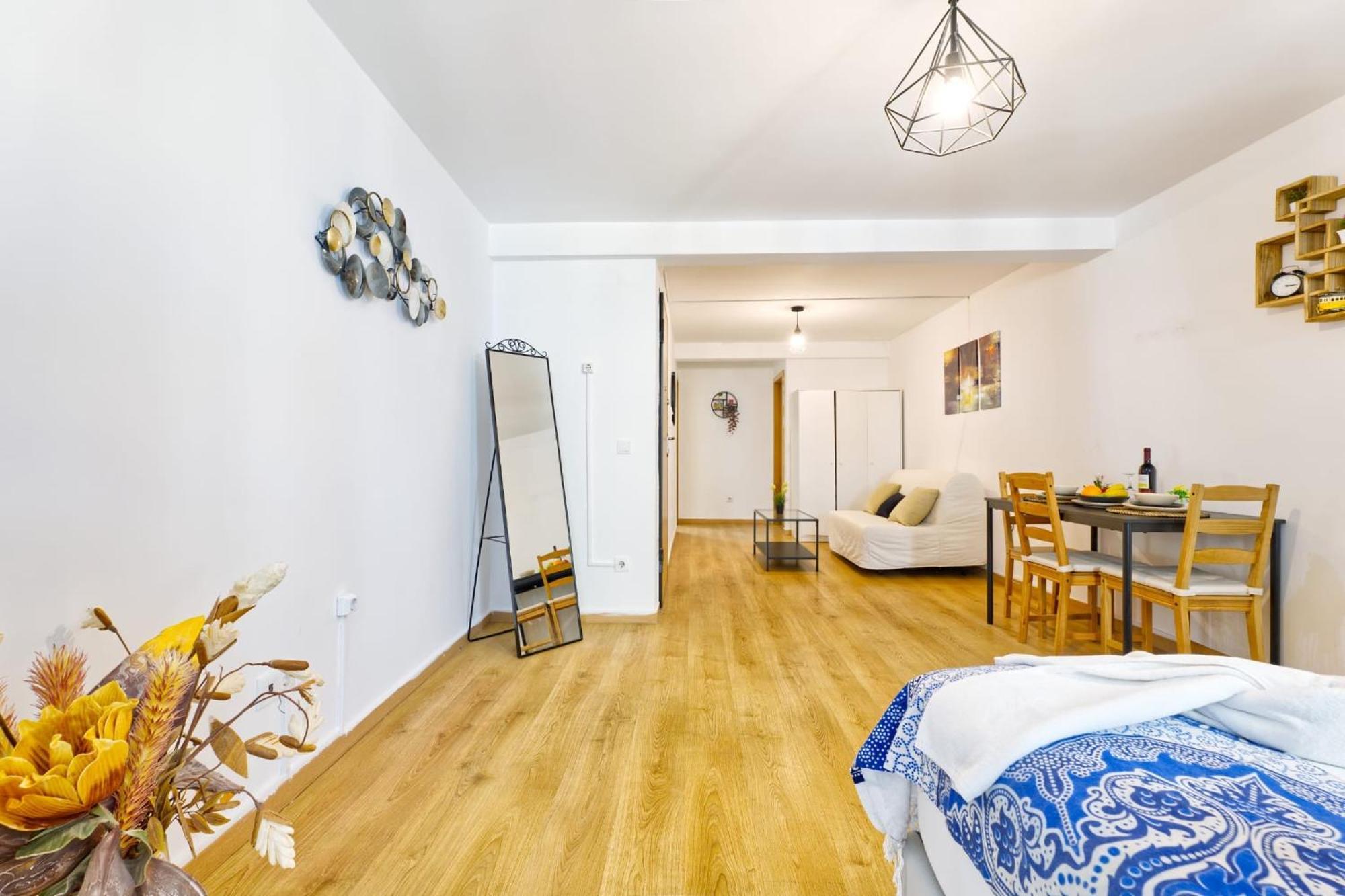 Apartment Beautiful And Spacious Flat In The Center *