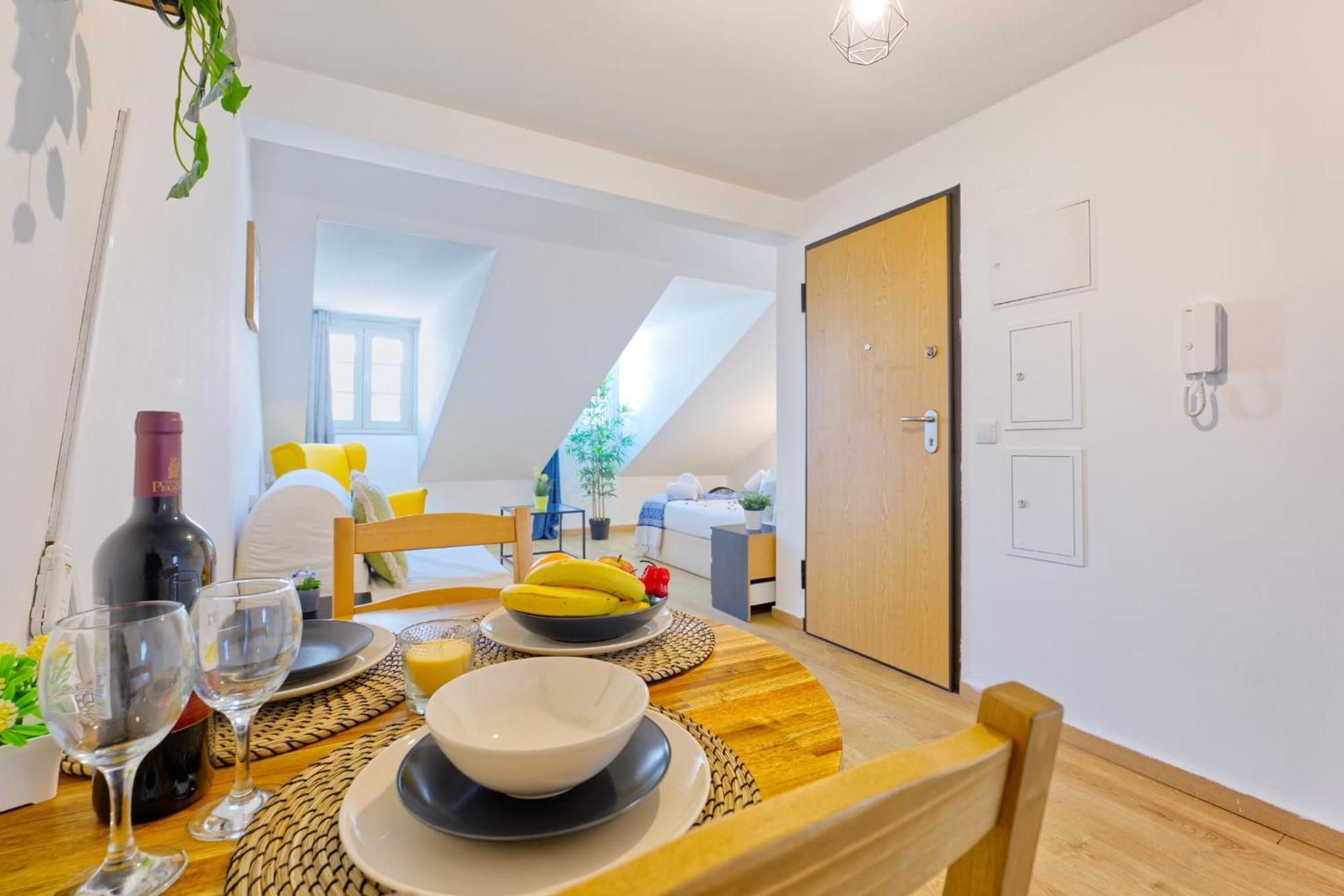 Beautiful And Spacious Flat In The Center *