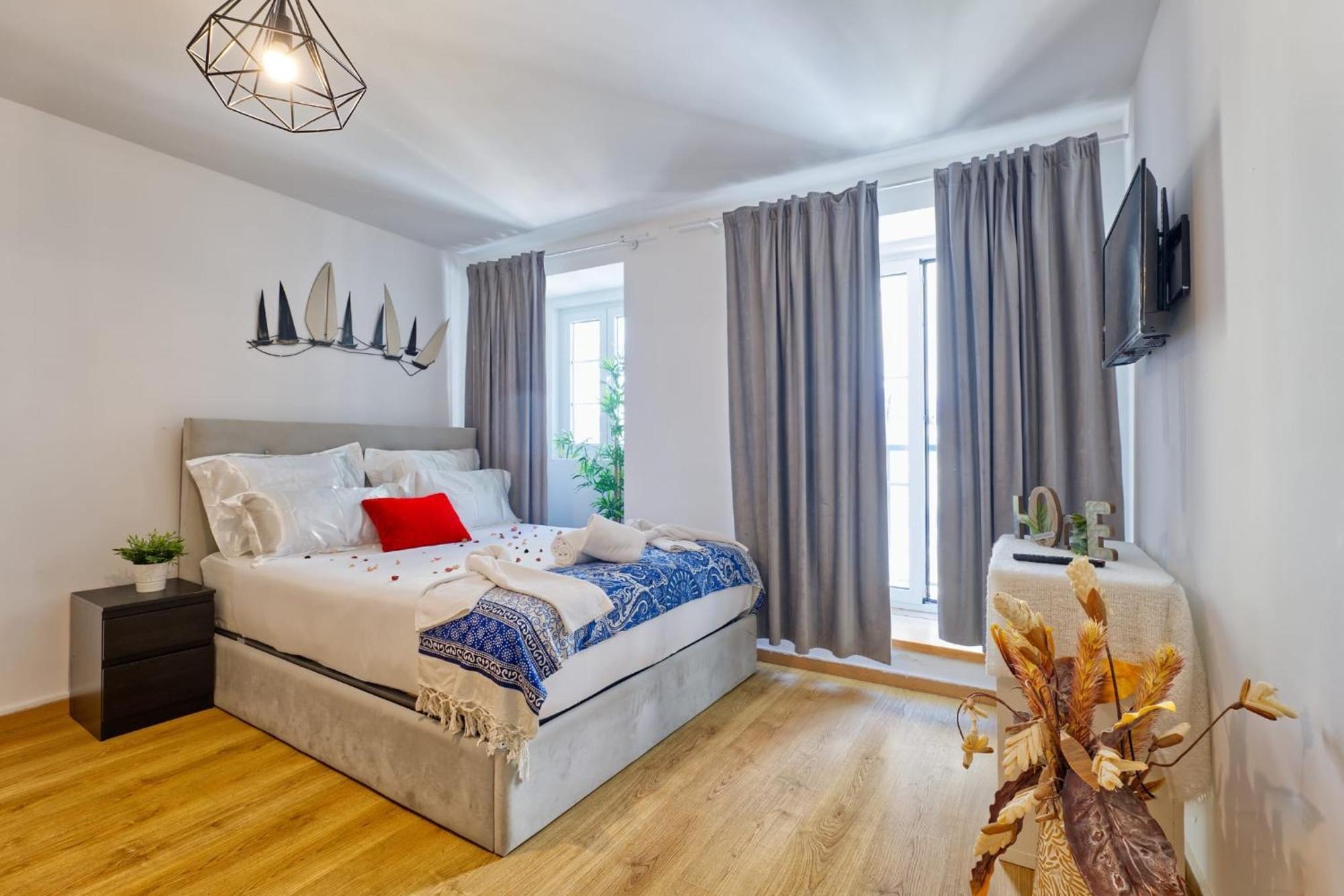 Beautiful And Spacious Flat In The Center Lisbon