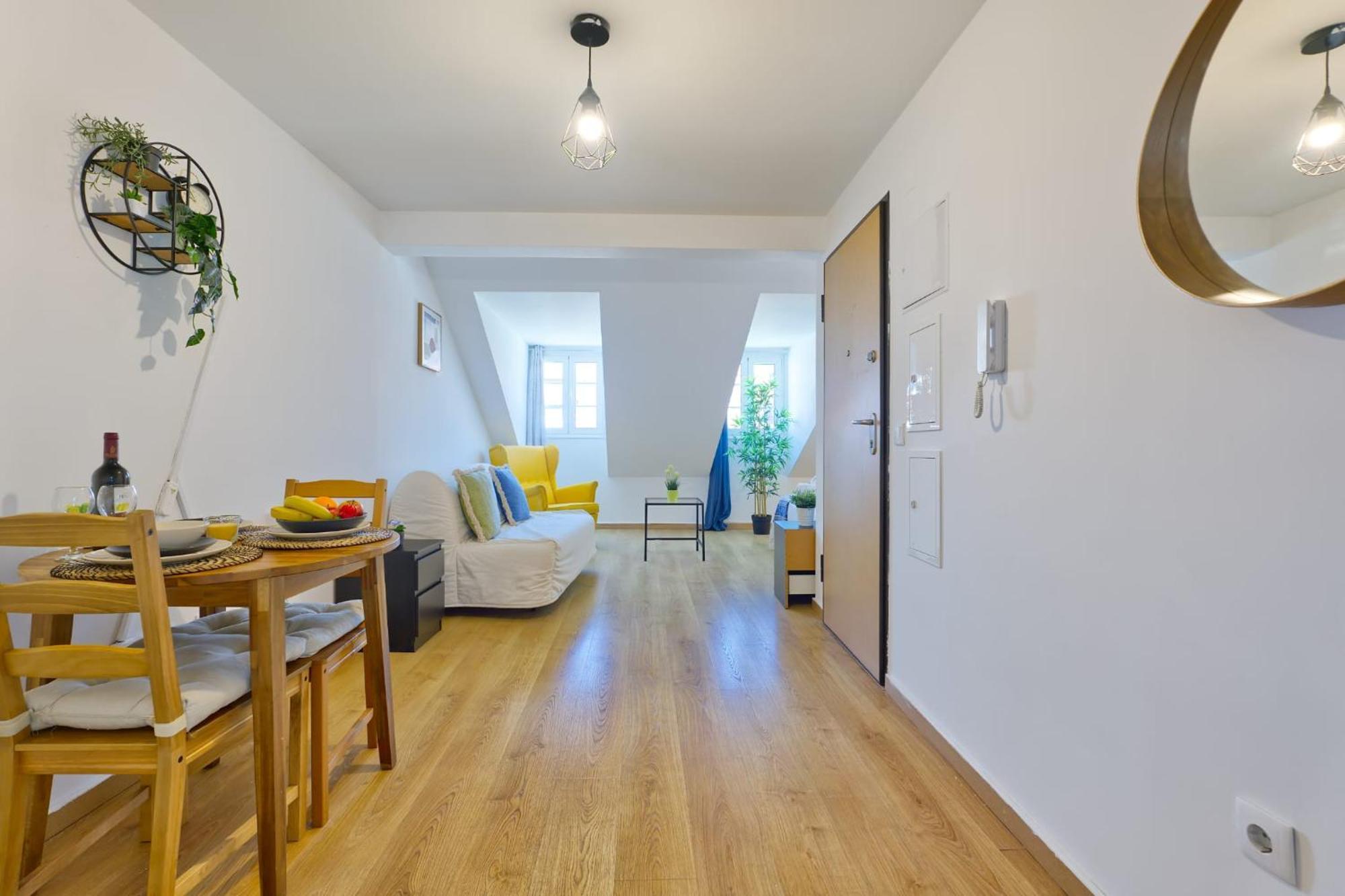 Beautiful And Spacious Flat In The Center * Lisbon
