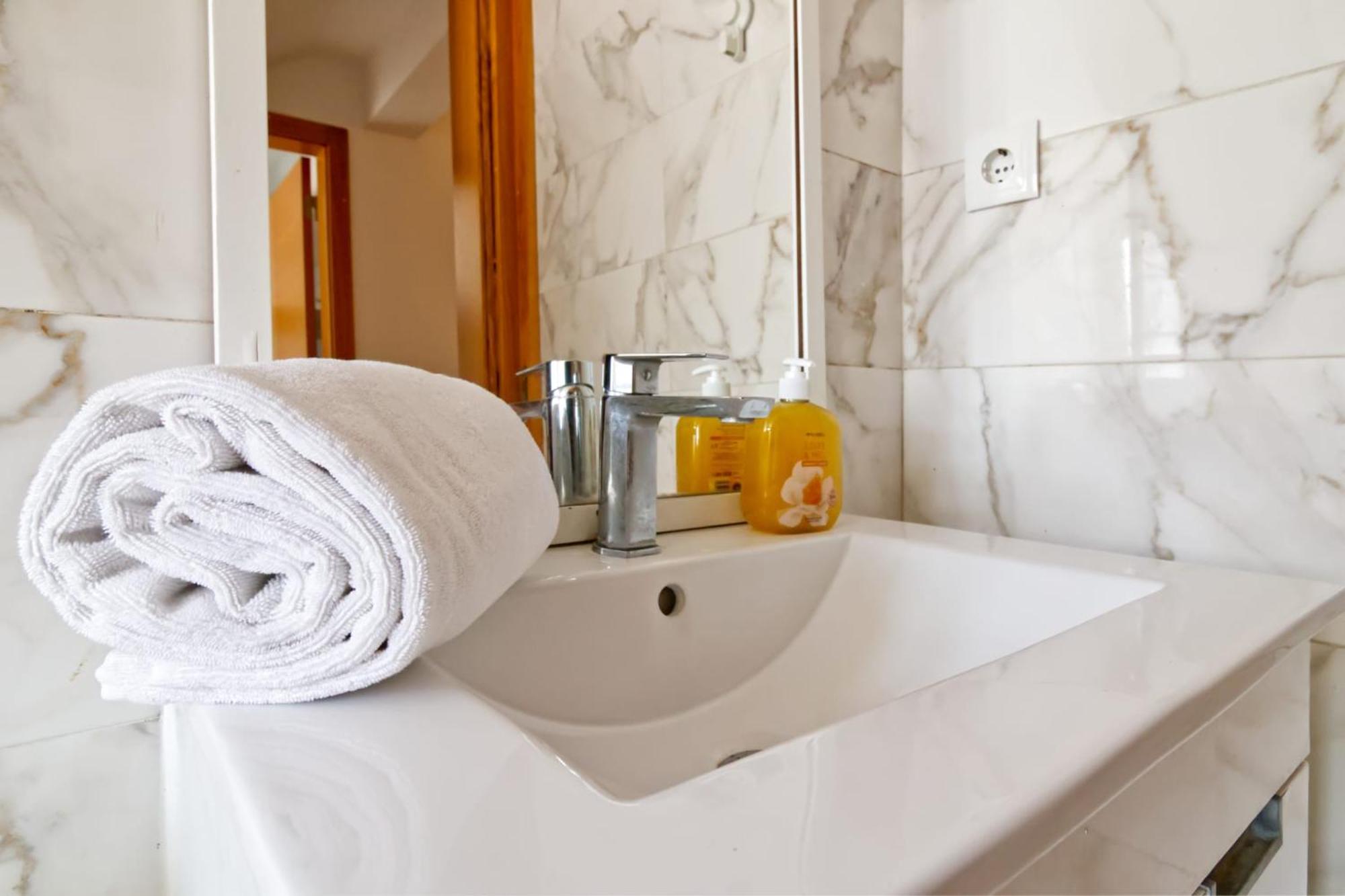 Beautiful And Spacious Flat In The Center Lisbon