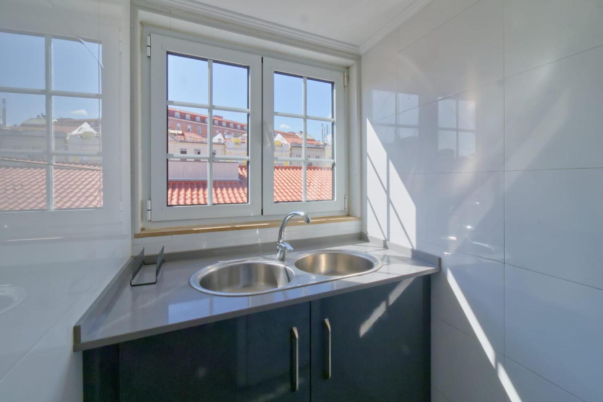 Beautiful And Spacious Flat In The Center * Lisbon