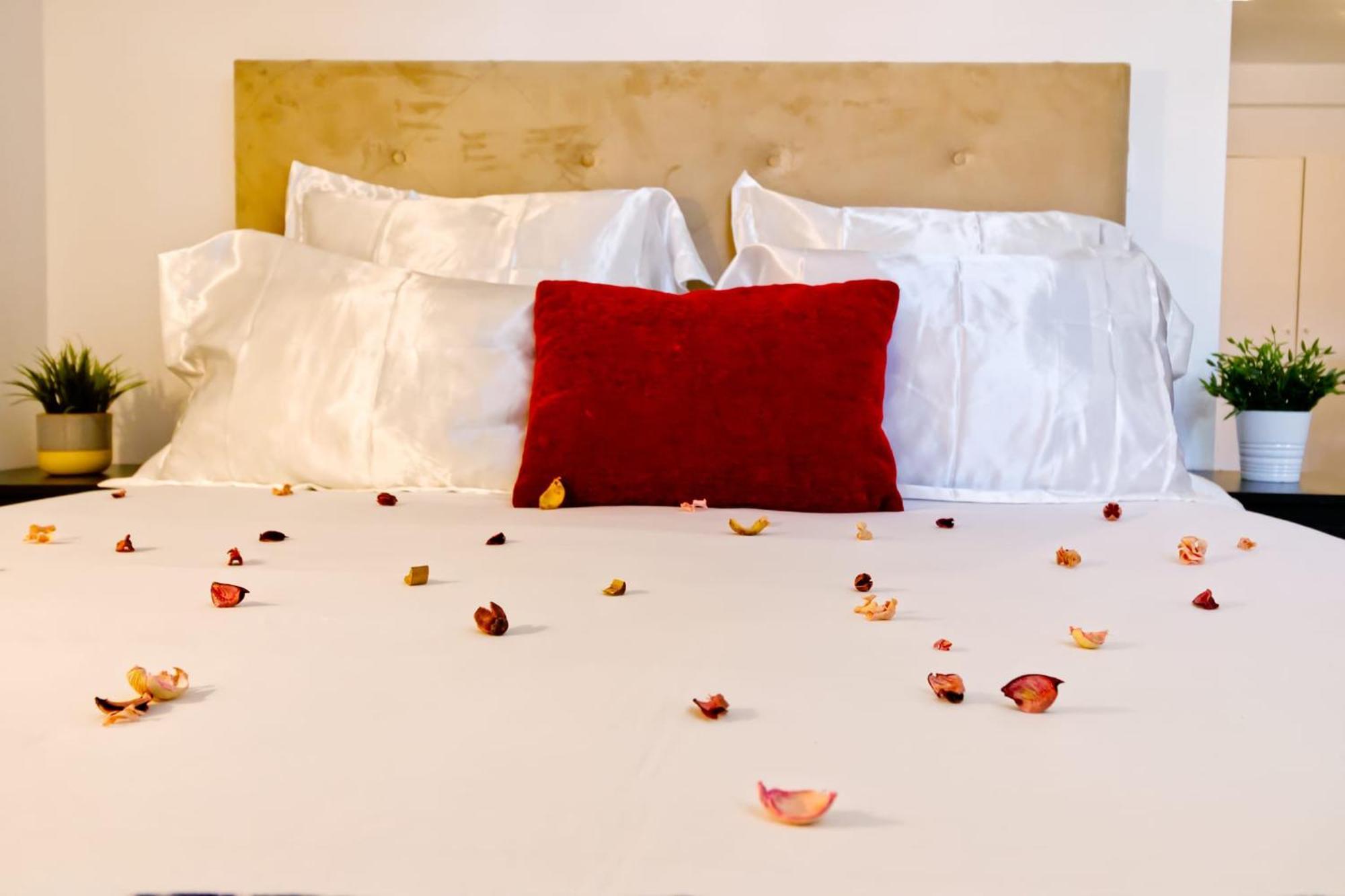 Beautiful And Spacious Flat In The Center *